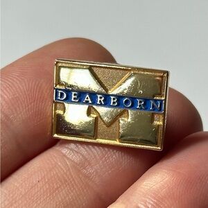 U of Michigan Dearborn Gold plated Tie Tac Lapel Pin Alumni U of M Ann Arbor